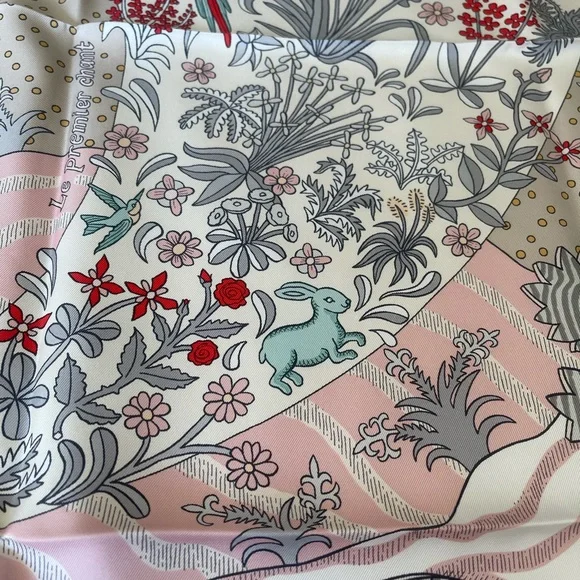 *Sold* 100% Authentic Brand New Hermes 90 x 90 silk scarf - Le premier chant - Picture 7 of 8